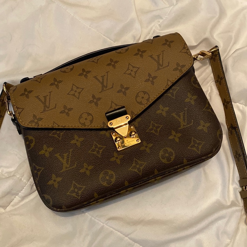 Louis Vuitton Monogram Reverse Pochette Metits Made in France Authentic